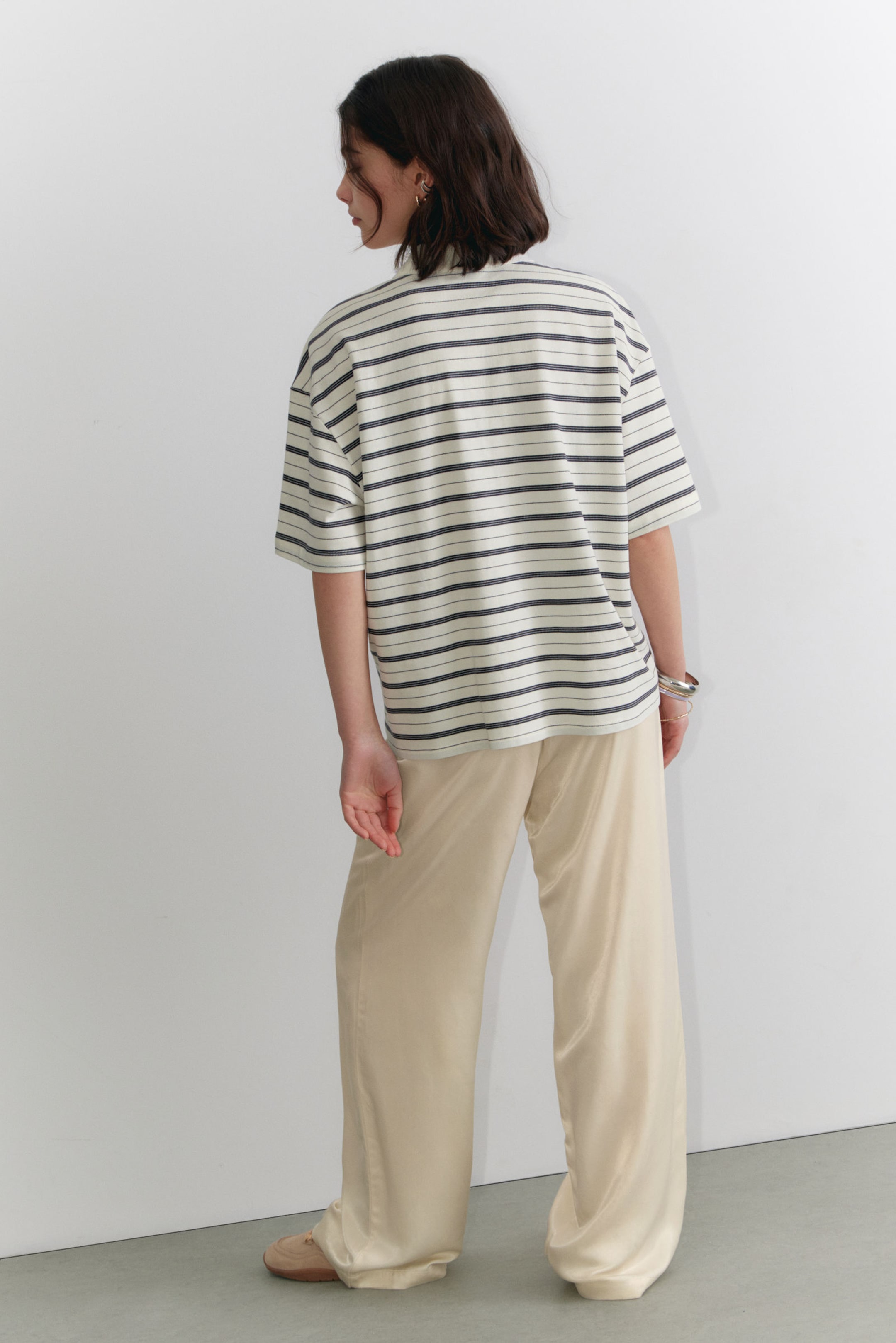 Striped Off-black & White - Striped Relaxed Fit Polo Shirt - 2