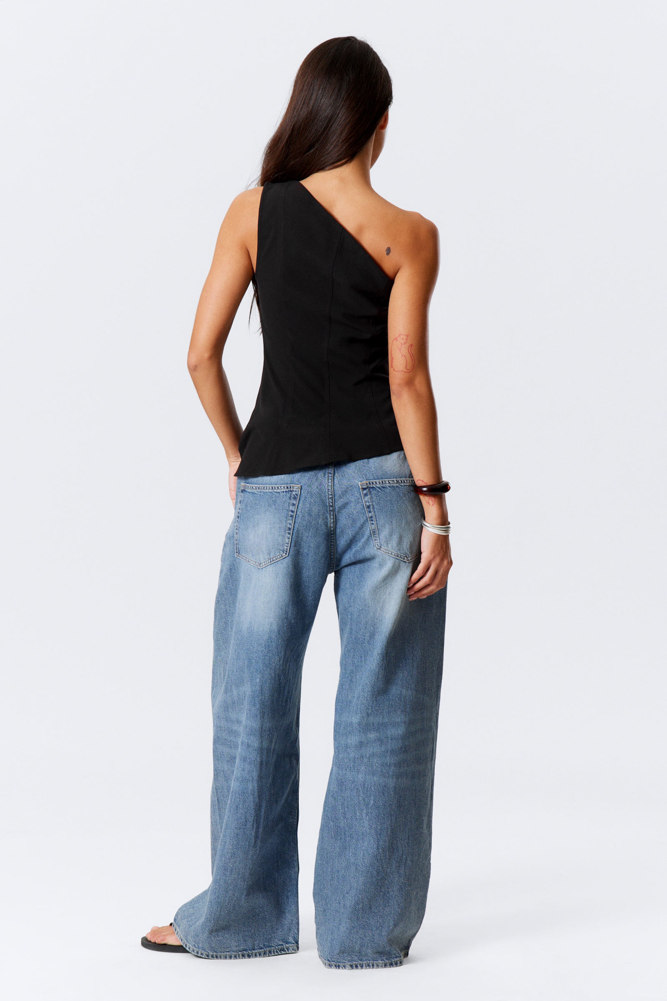 Black - Asymmetric One-Shoulder Fitted Top - 2