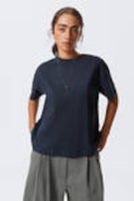Marineblau - Relaxtes Boxy-T-Shirt aus Baumwolle - 0