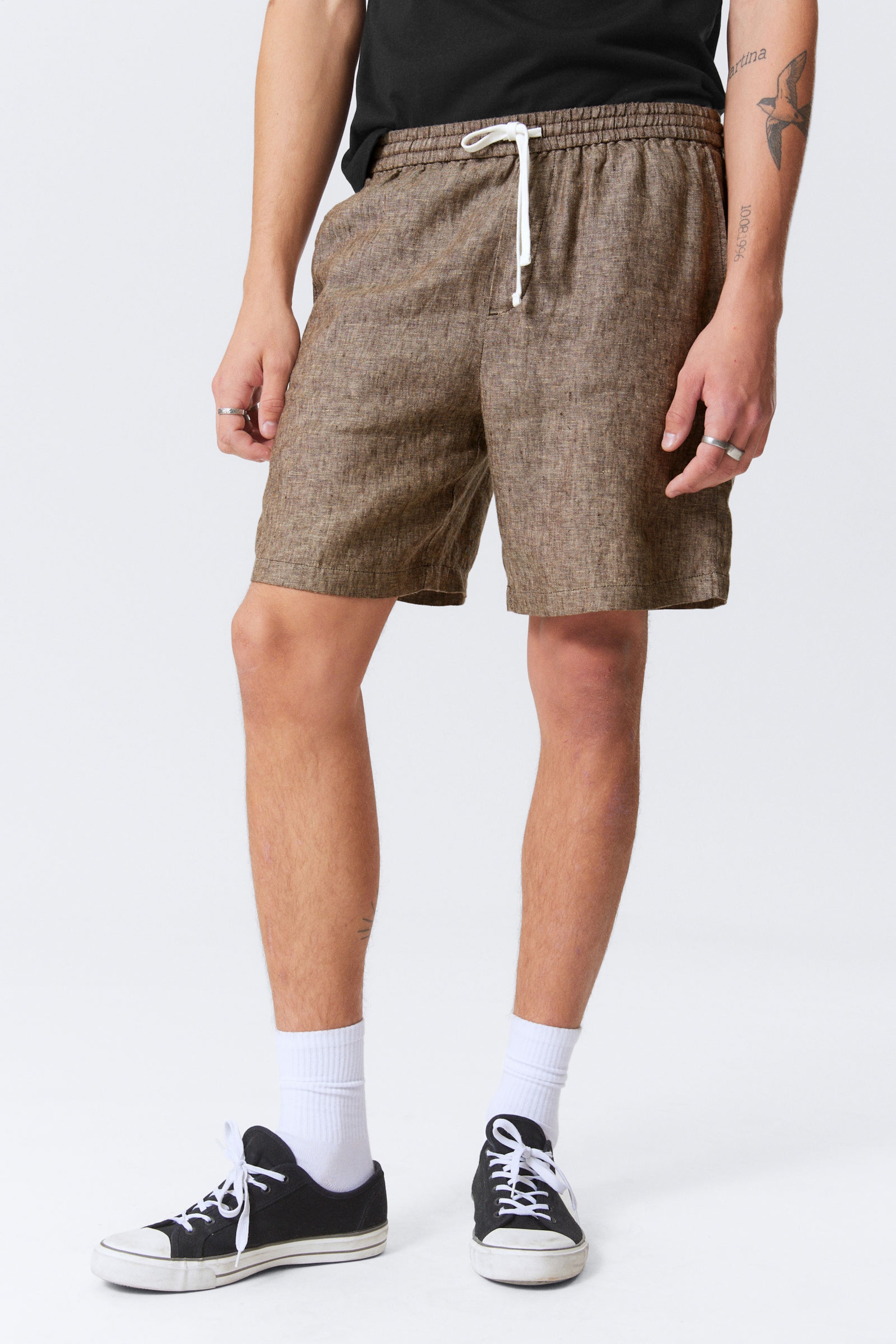 #443F3B - Locker geschnittene Leinenshorts mit Kordelzug - 2
