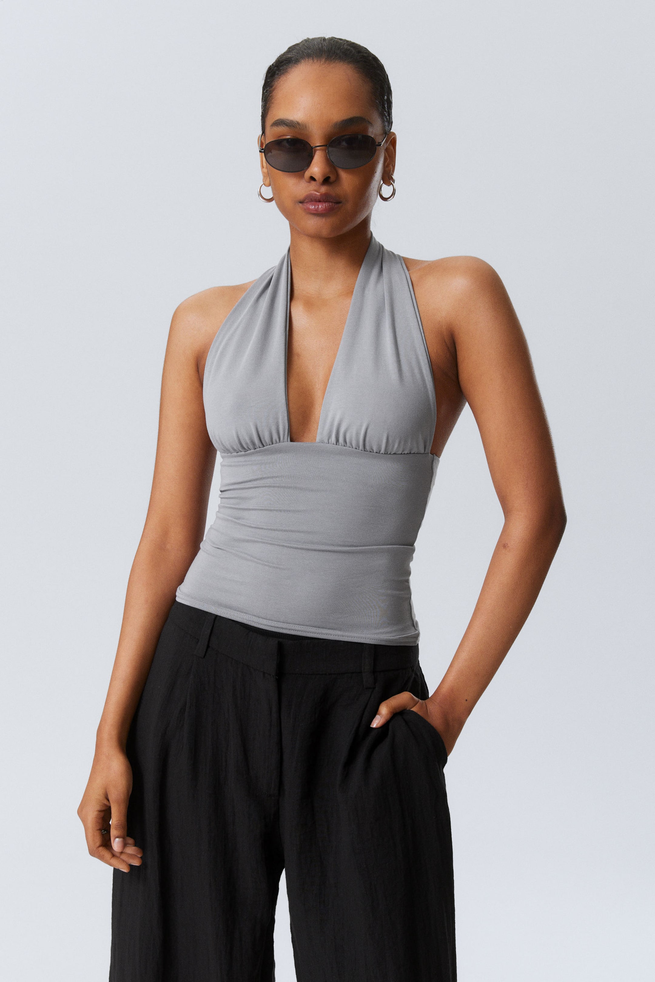#7F8086 - Tief sitzendes Neckholder-Top - 1