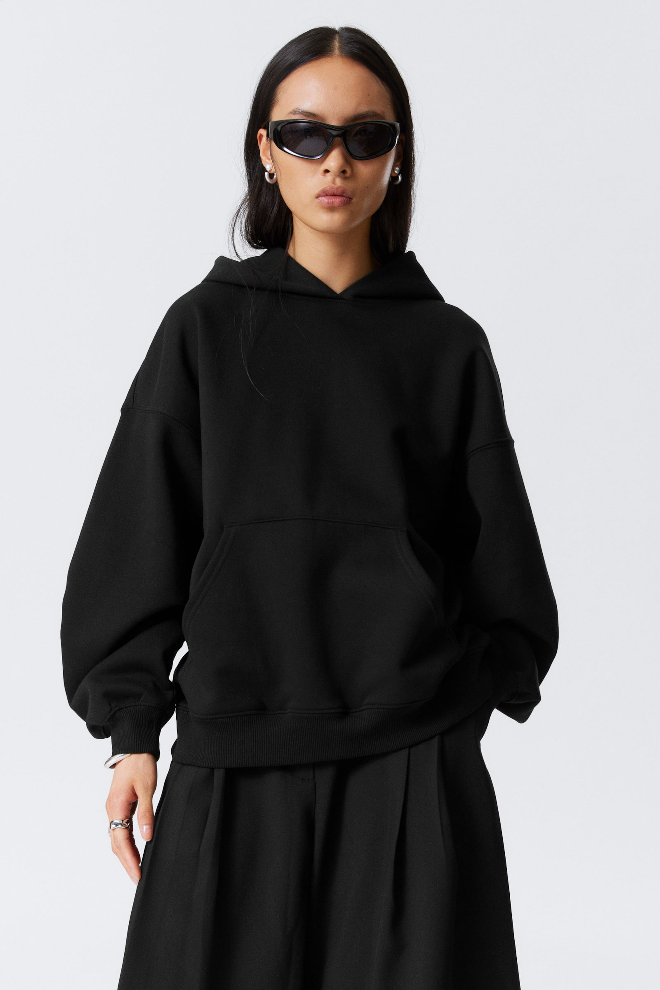 essence boxy zip hoodie - Black | Weekday WW