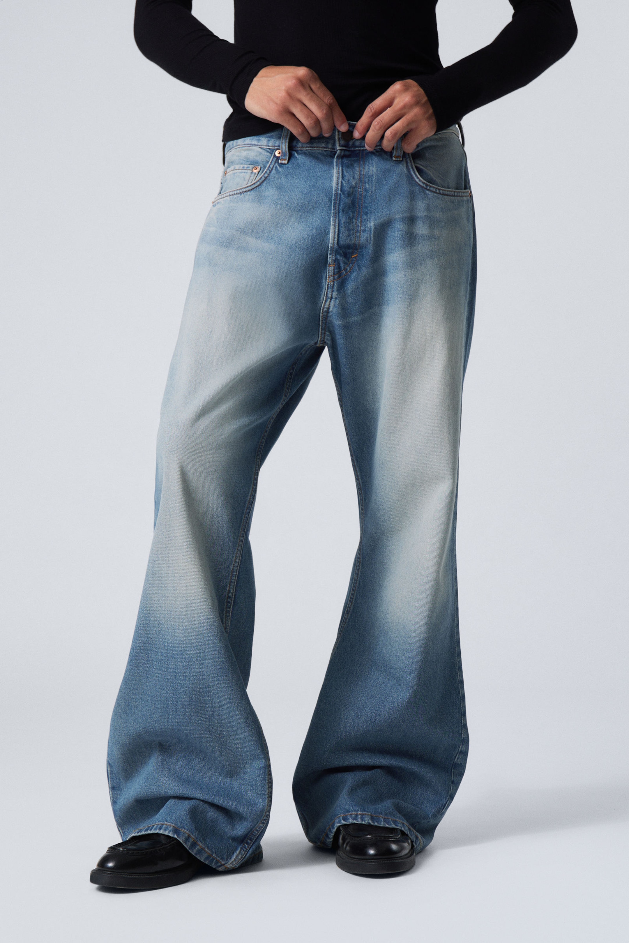 Jackpot Blue - Mittelblau - Time Loose Bootcut Leg Jeans - 1