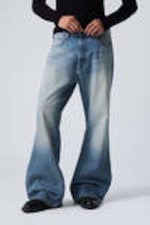 Jackpot Blue - Mittelblau - Time Loose Bootcut Leg Jeans - 1