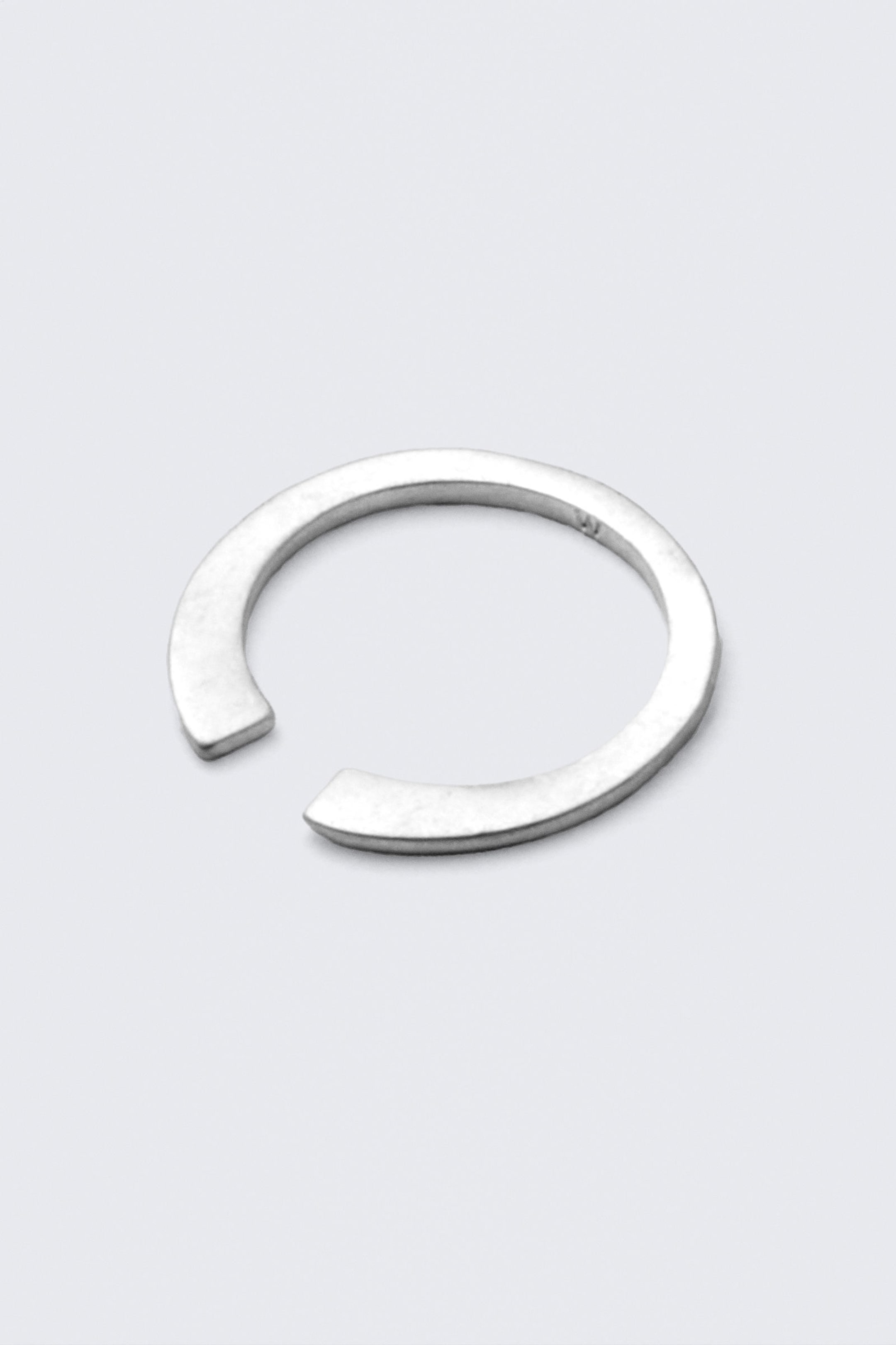 #DFDEDE - Minimal Silver-Plated Open Ring - 2