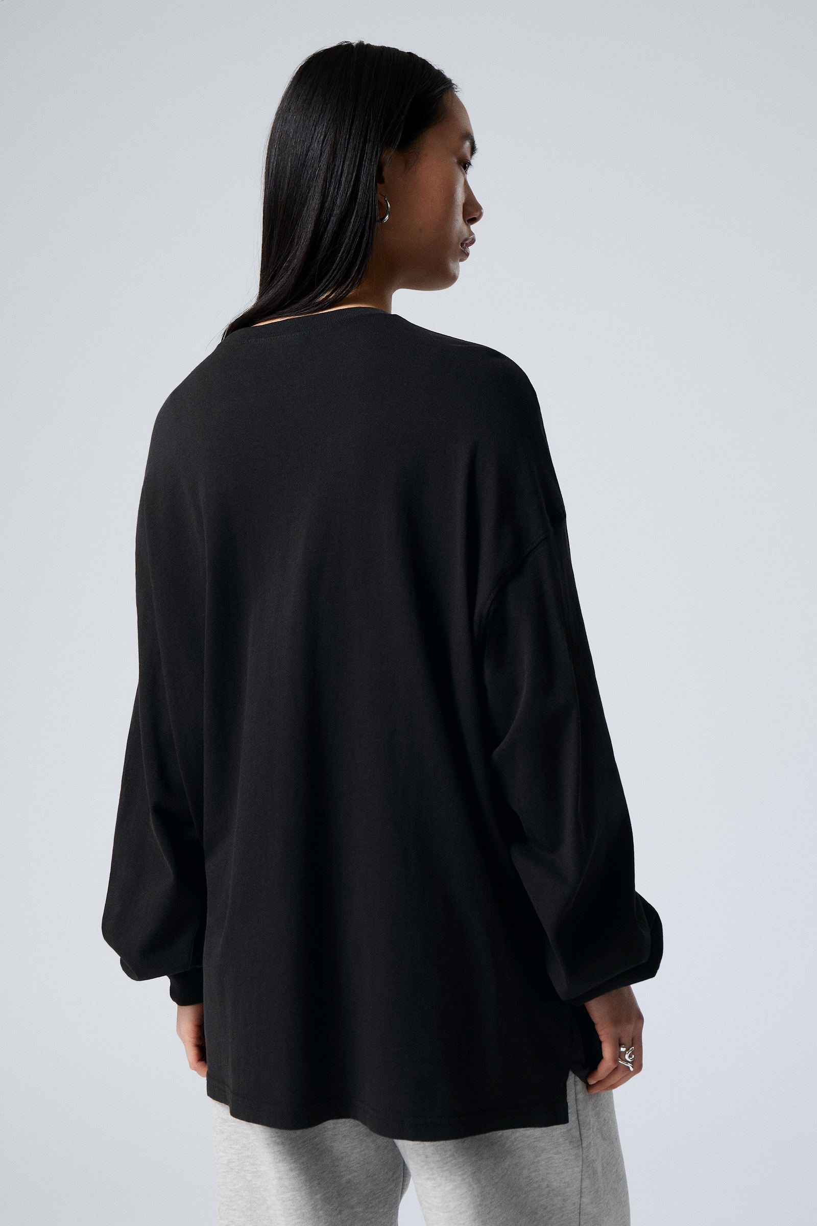 oversized long-sleeved t-shirt - Black | Weekday WW oversized long-sleeved t-shirt - Black | Weekday WW