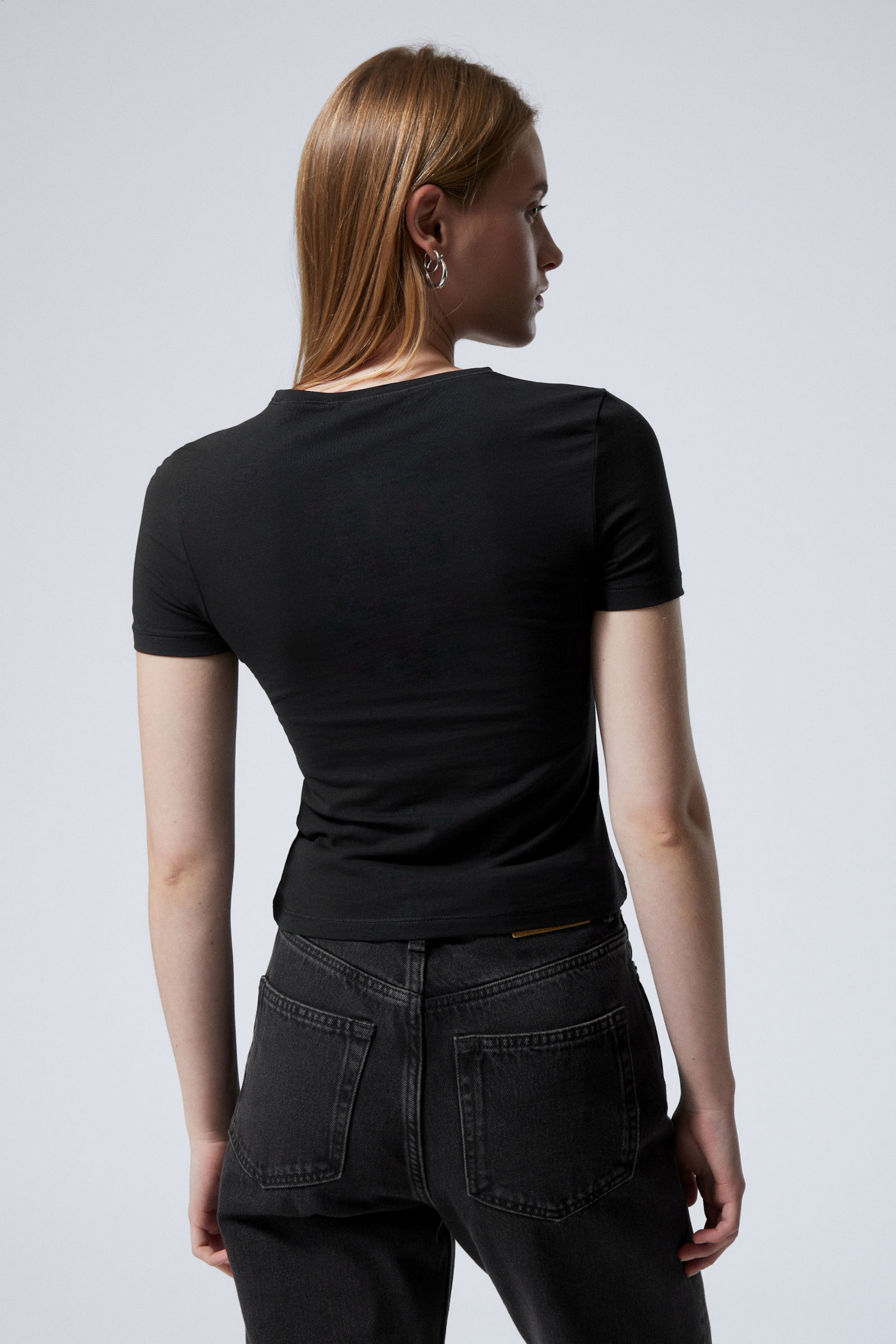 Black - Slim Fitted T-shirt - 3