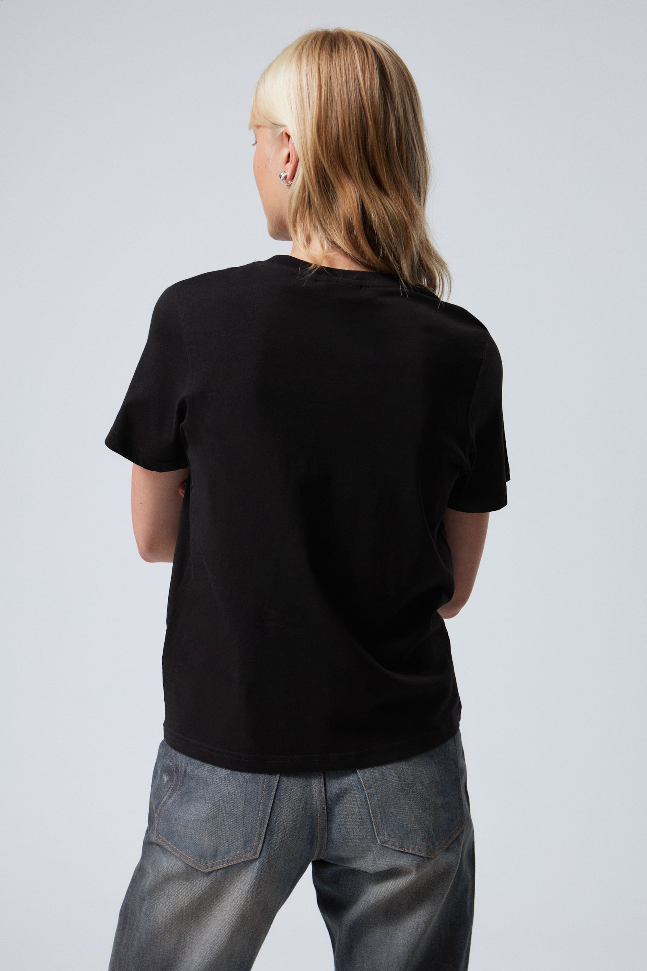 Black - Essence Standard T-shirt - 2