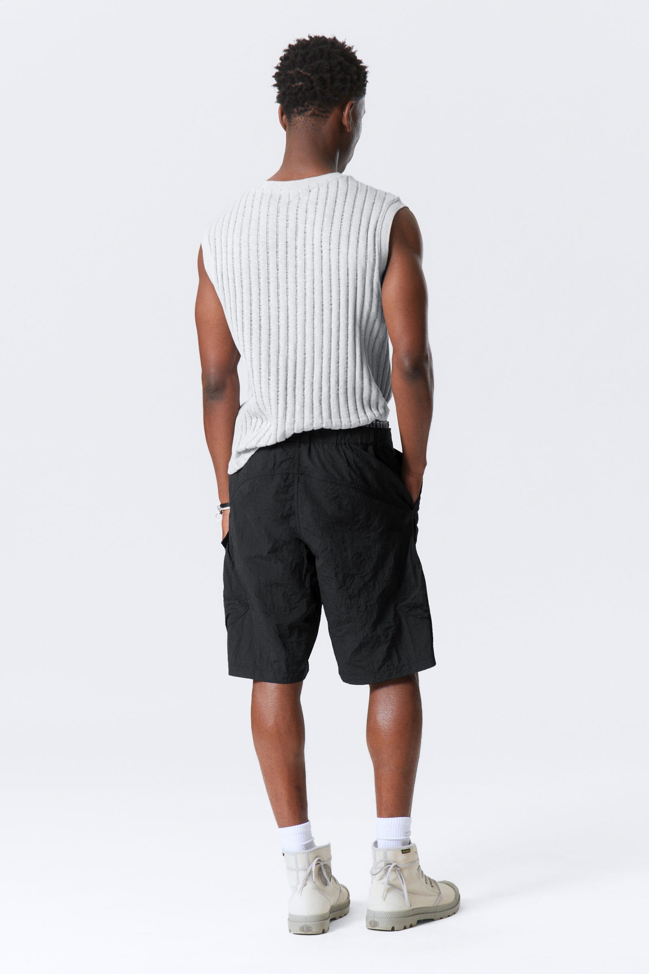 Black - Tilted Relaxed Cargo Shorts - 3