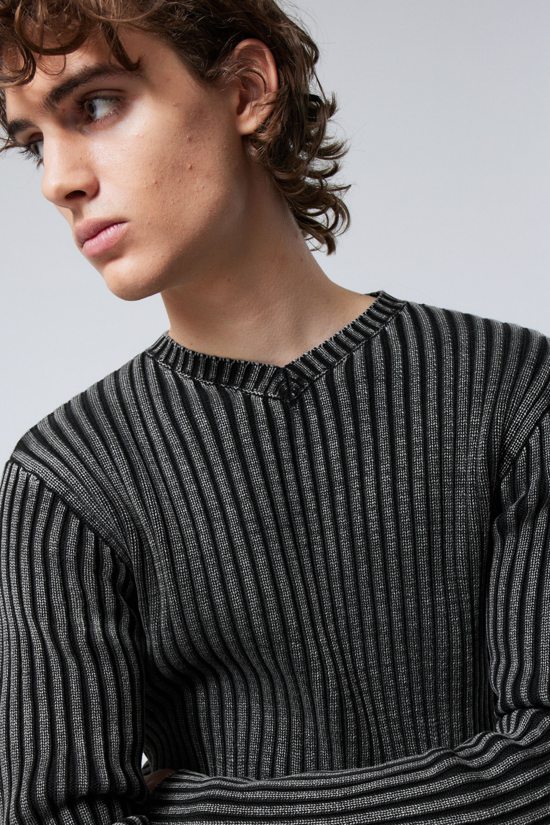 Washed Black - Slim V-neck Knitted Sweater - 1