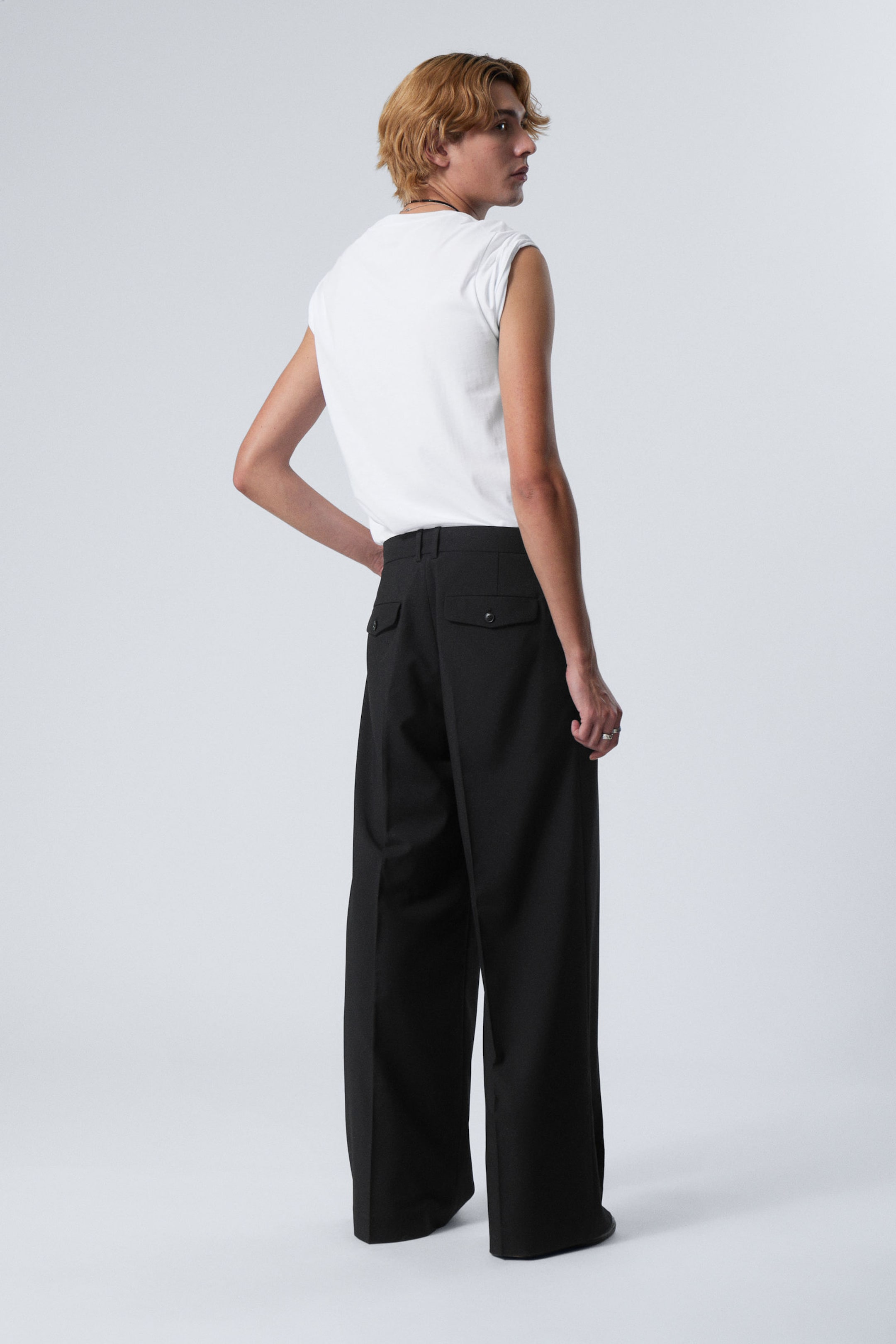 Black - Low Waist Loose Fit Suit Trousers - 3