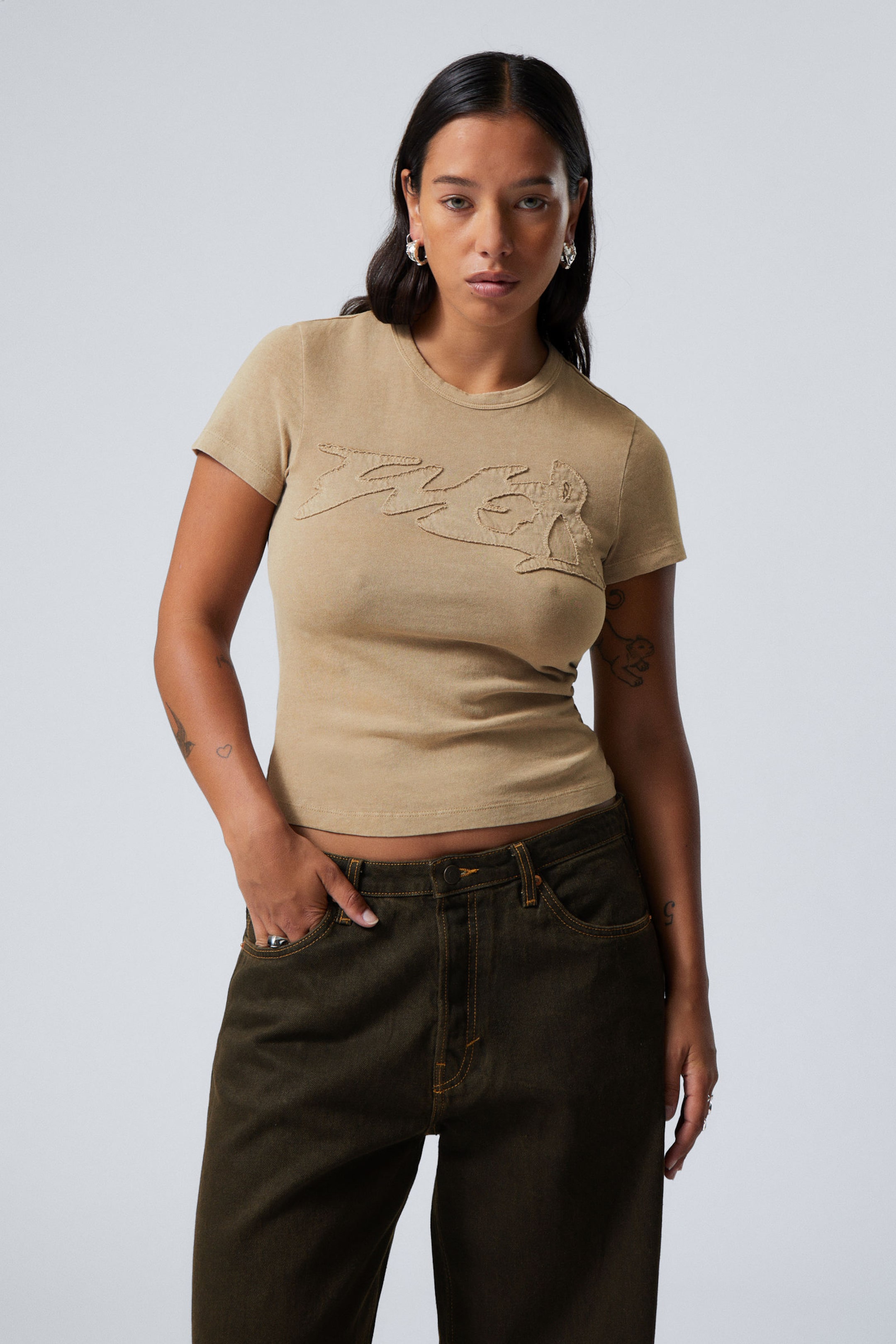 Dusty Beige - Fitted Printed T-shirt - 0