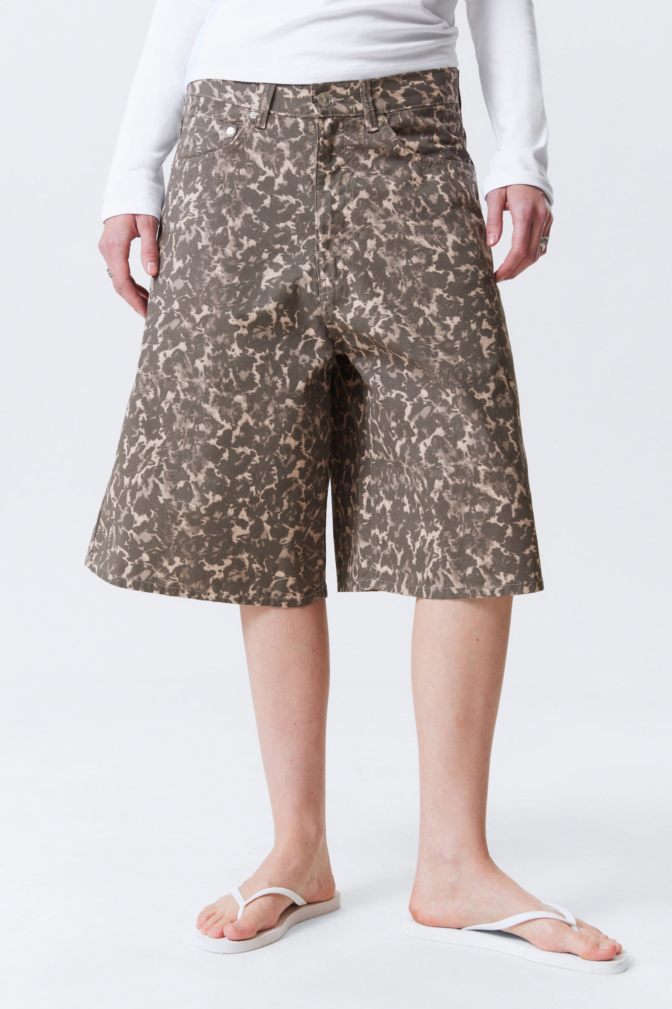 Leopardenmuster - Lockere Baggy-Shorts aus bedrucktem Baumwoll-Twill - 2