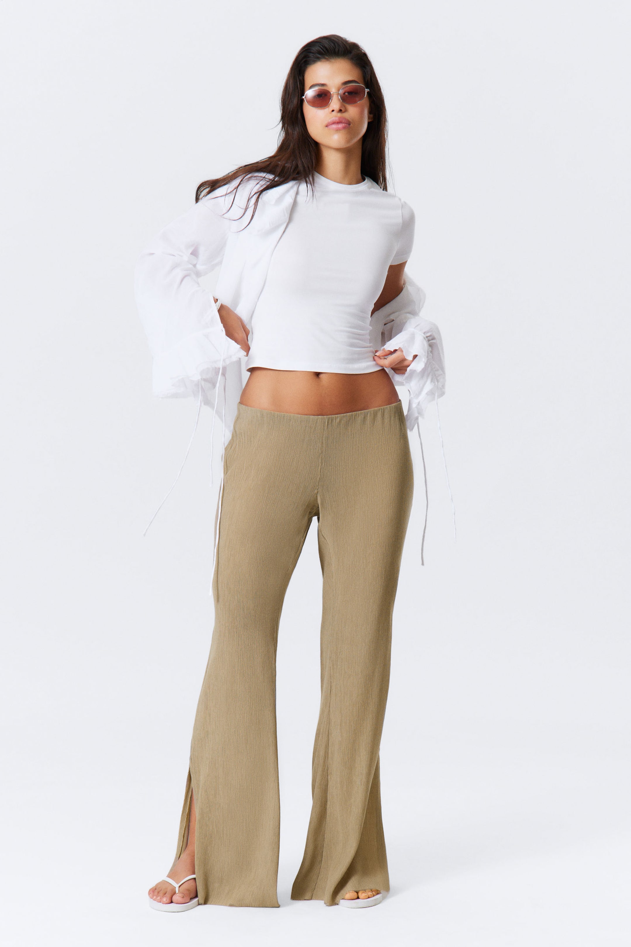 #868074 - Low Rise Flared Crinkled Trousers - 1