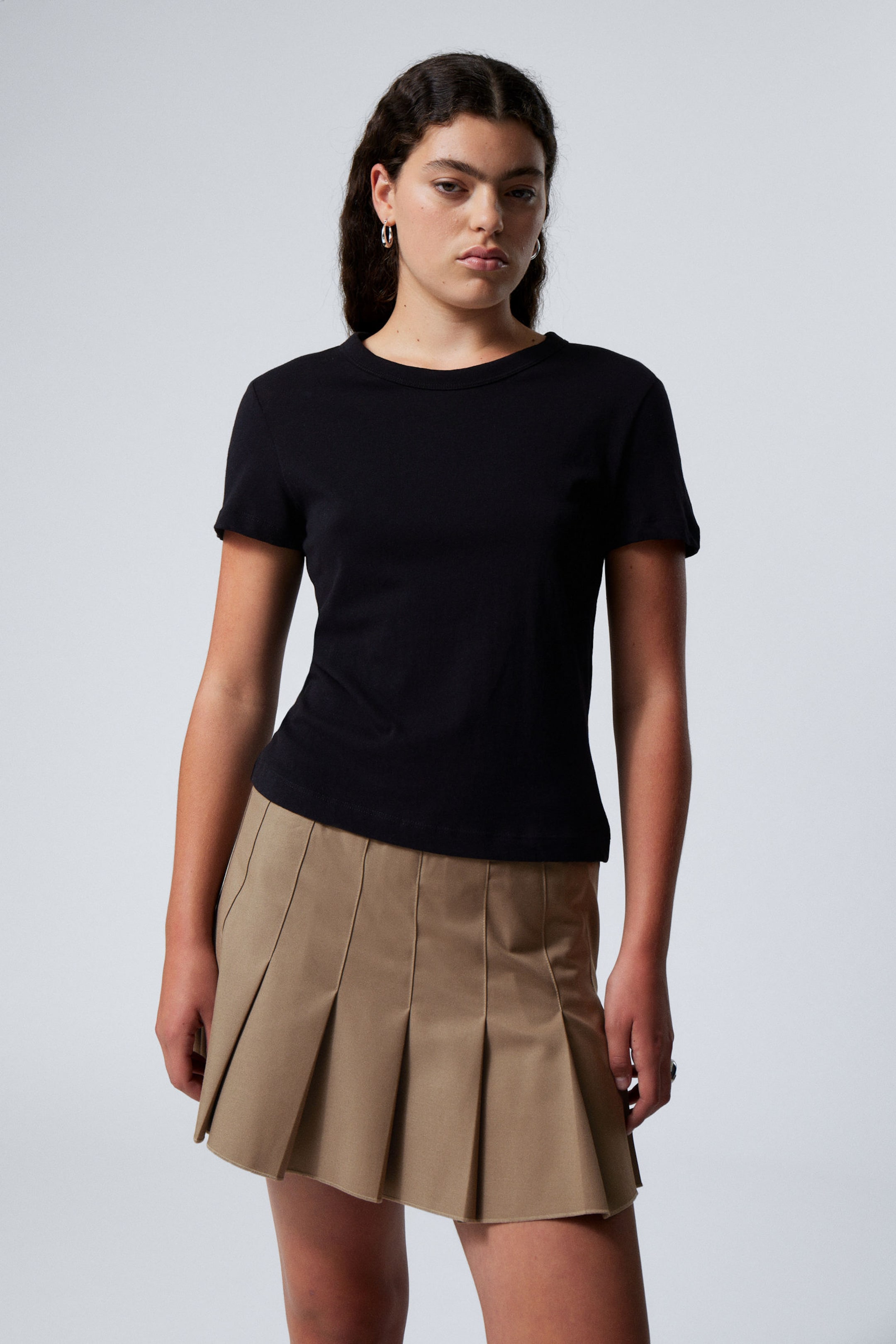 Black - Slim Fitted T-shirt - 1