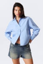 Hellblau - Lockeres cropped Langarmshirt aus Baumwolle - 0