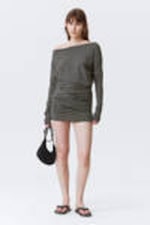 Schwarz/Grau gestreift - Drapiertes, asymmetrisches Langarm-Minikleid - 0