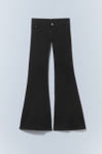 Waschung "Extra Black" - Skinny-Jeans mit Schlag und niedrigem Bund - 2