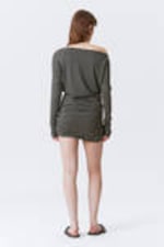 Schwarz/Grau gestreift - Drapiertes, asymmetrisches Langarm-Minikleid - 3