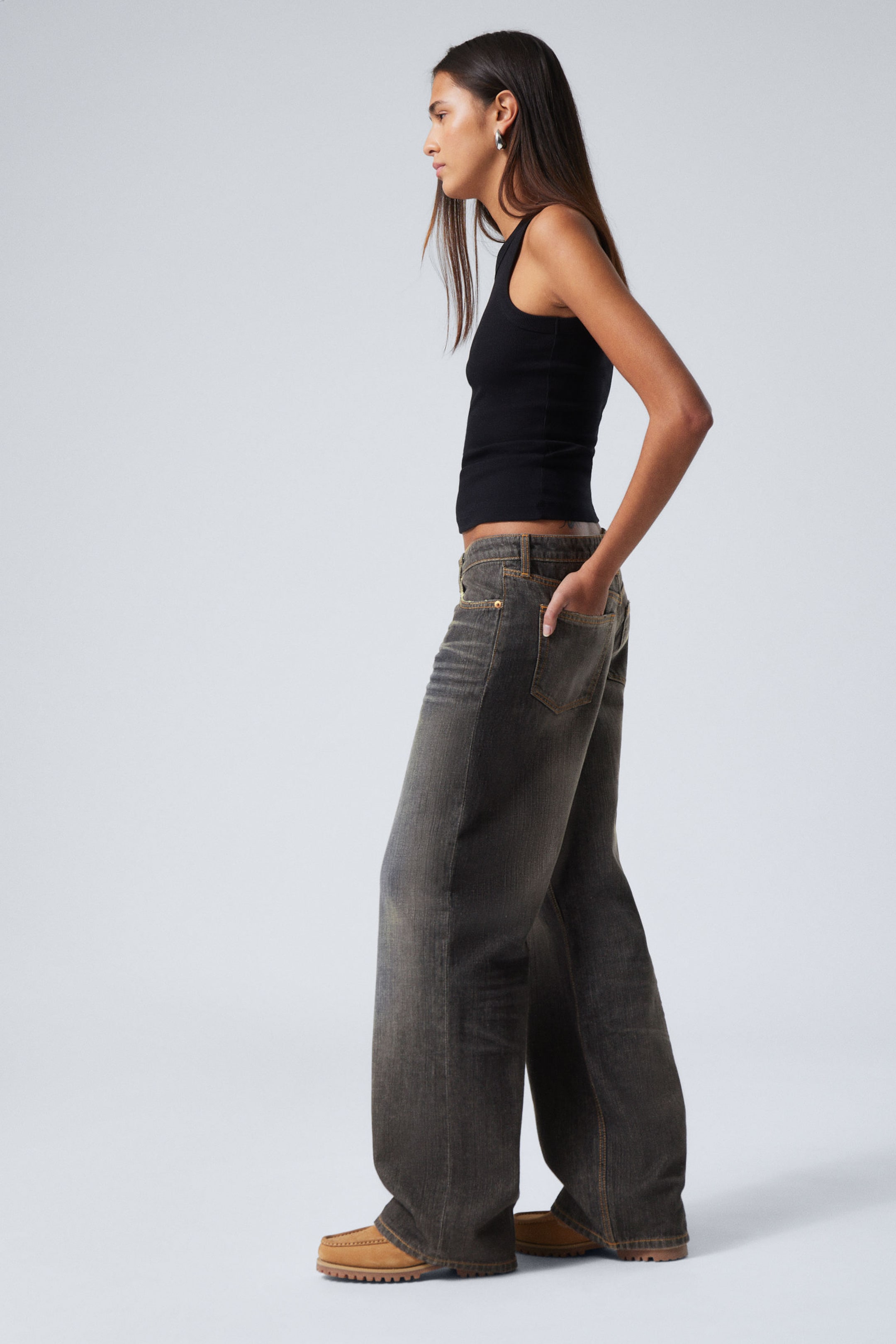 ample low rise loose wide leg jeans - Ash Black - Black