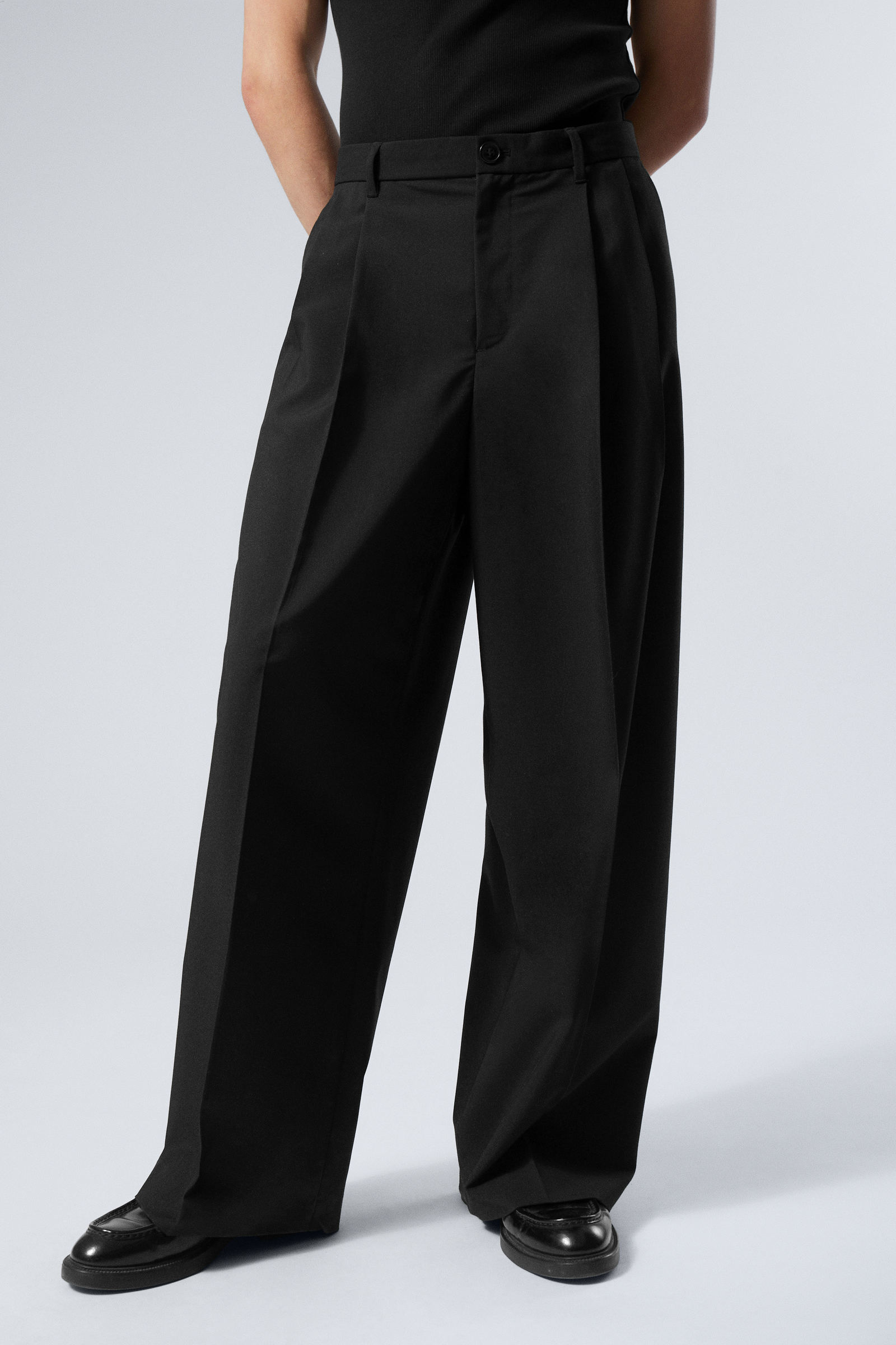 low waist loose fit suit trousers - Black | Weekday EU