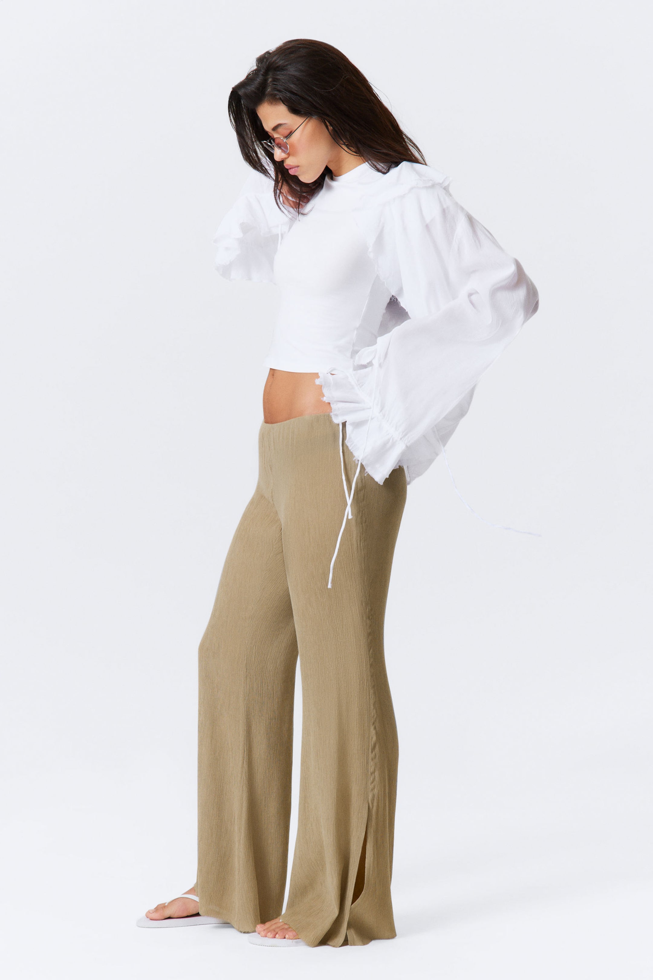 #868074 - Low Rise Flared Crinkled Trousers - 2