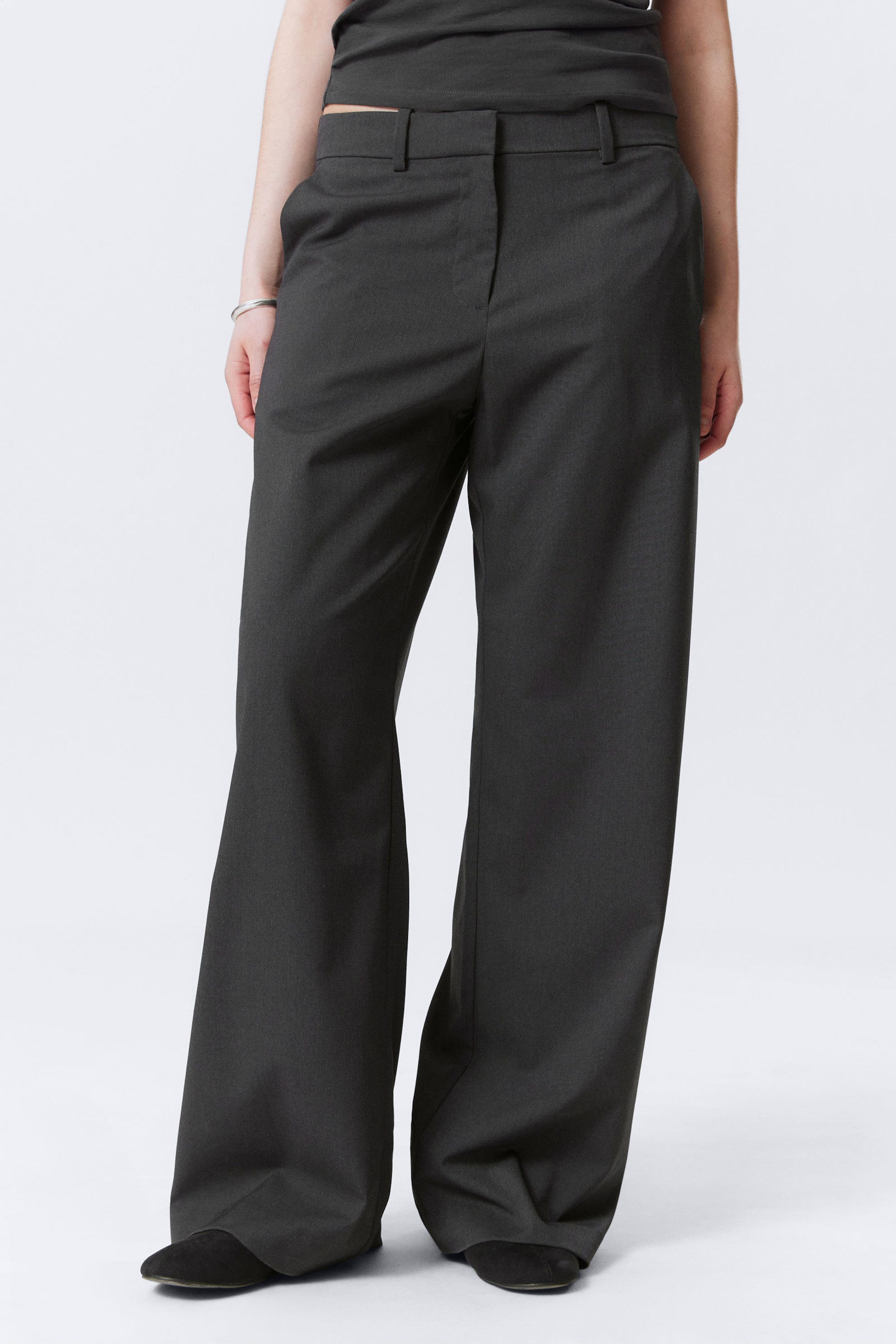 #323232 - Low-Waisted Loose Fit Suit Trousers - 2