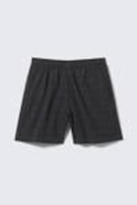 Schwarz kariert - Badeshorts aus kariertem Nylon - 4