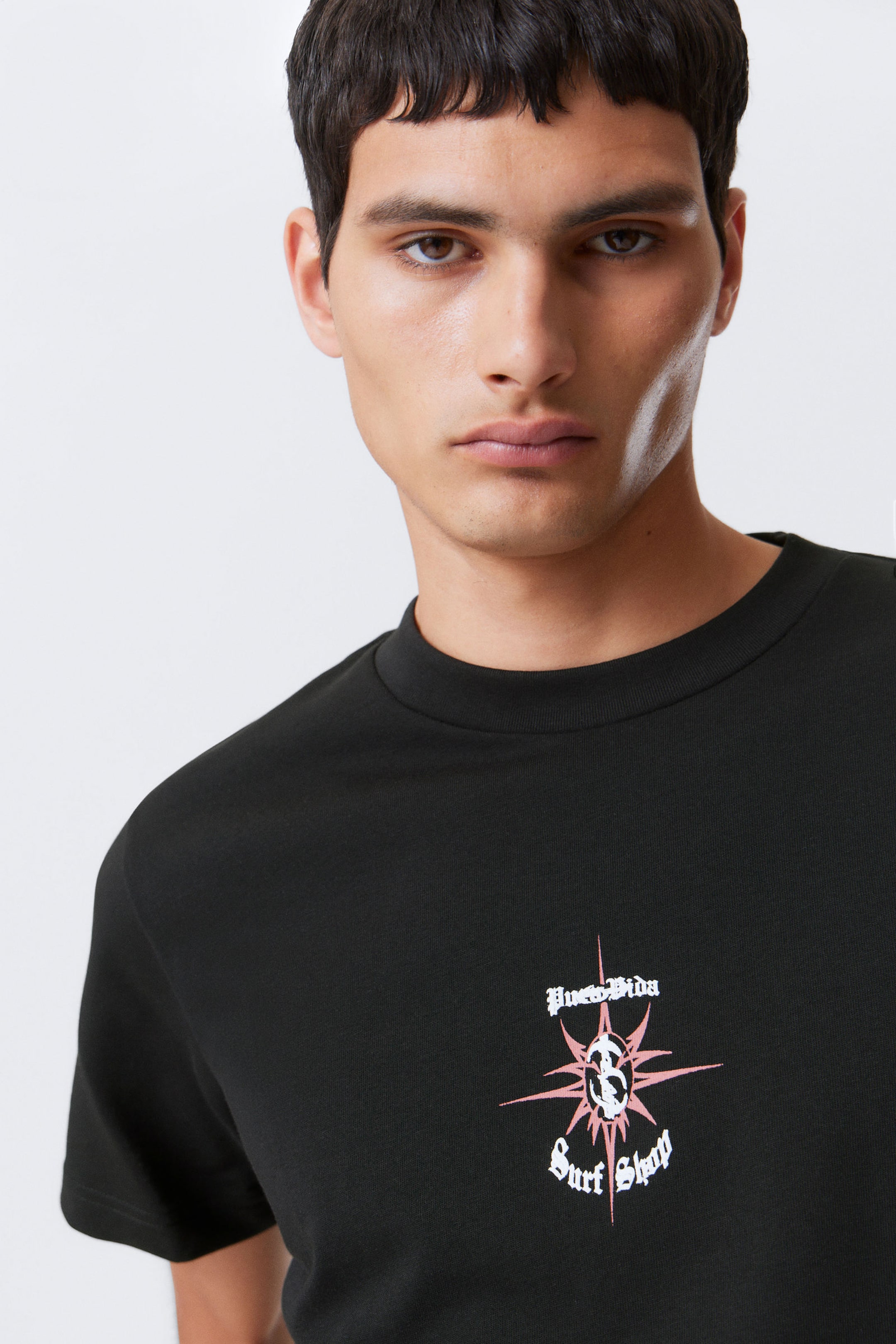 Schwarz - Pura Vida Surf Shop - Kastiges T-Shirt mit Grafikprint - 2