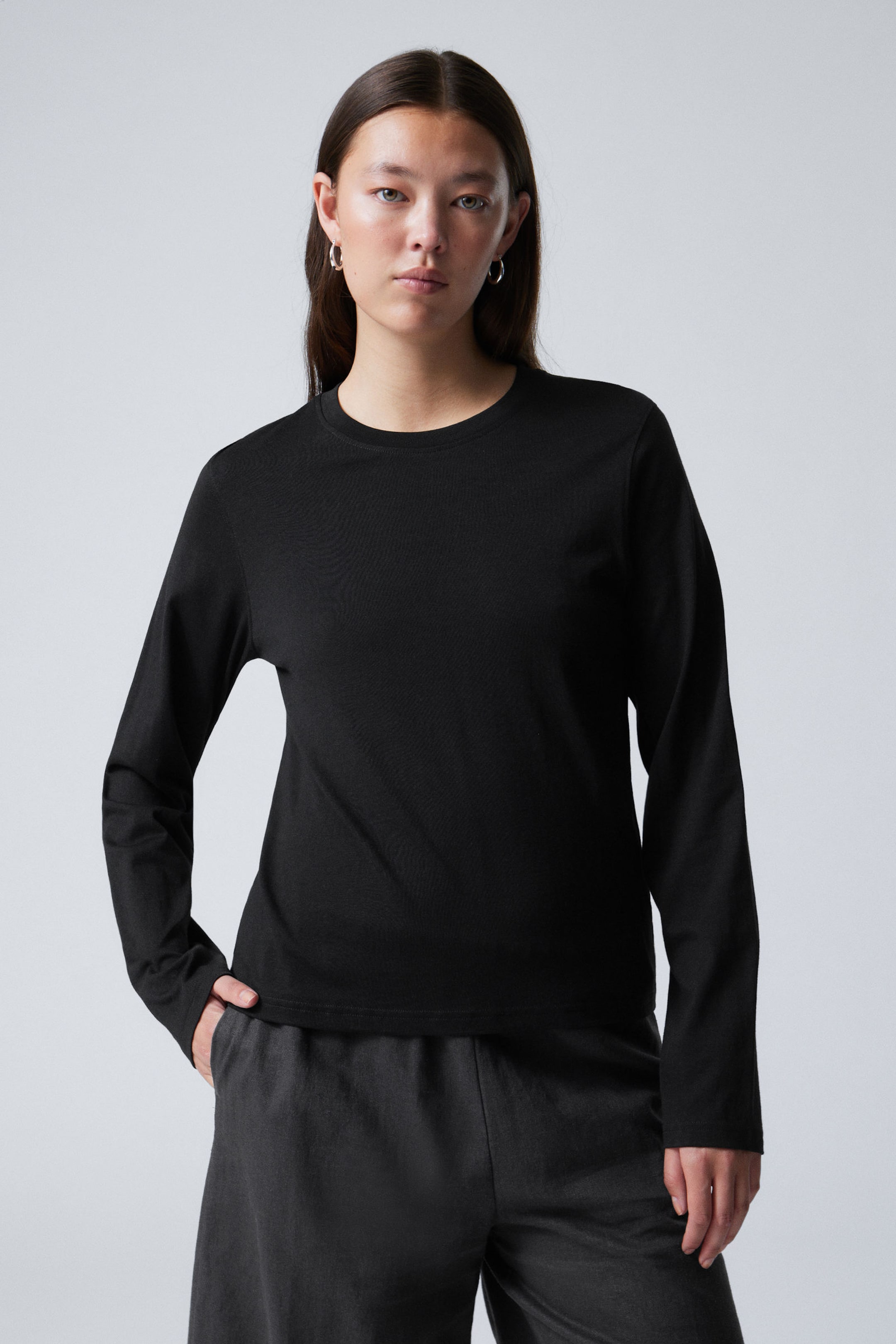 Black - Essence Standard Long Sleeve - 0