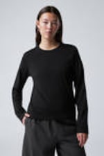 Black - Essence Standard Long Sleeve - 0