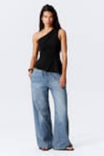 Black - Asymmetric One-Shoulder Fitted Top - 1
