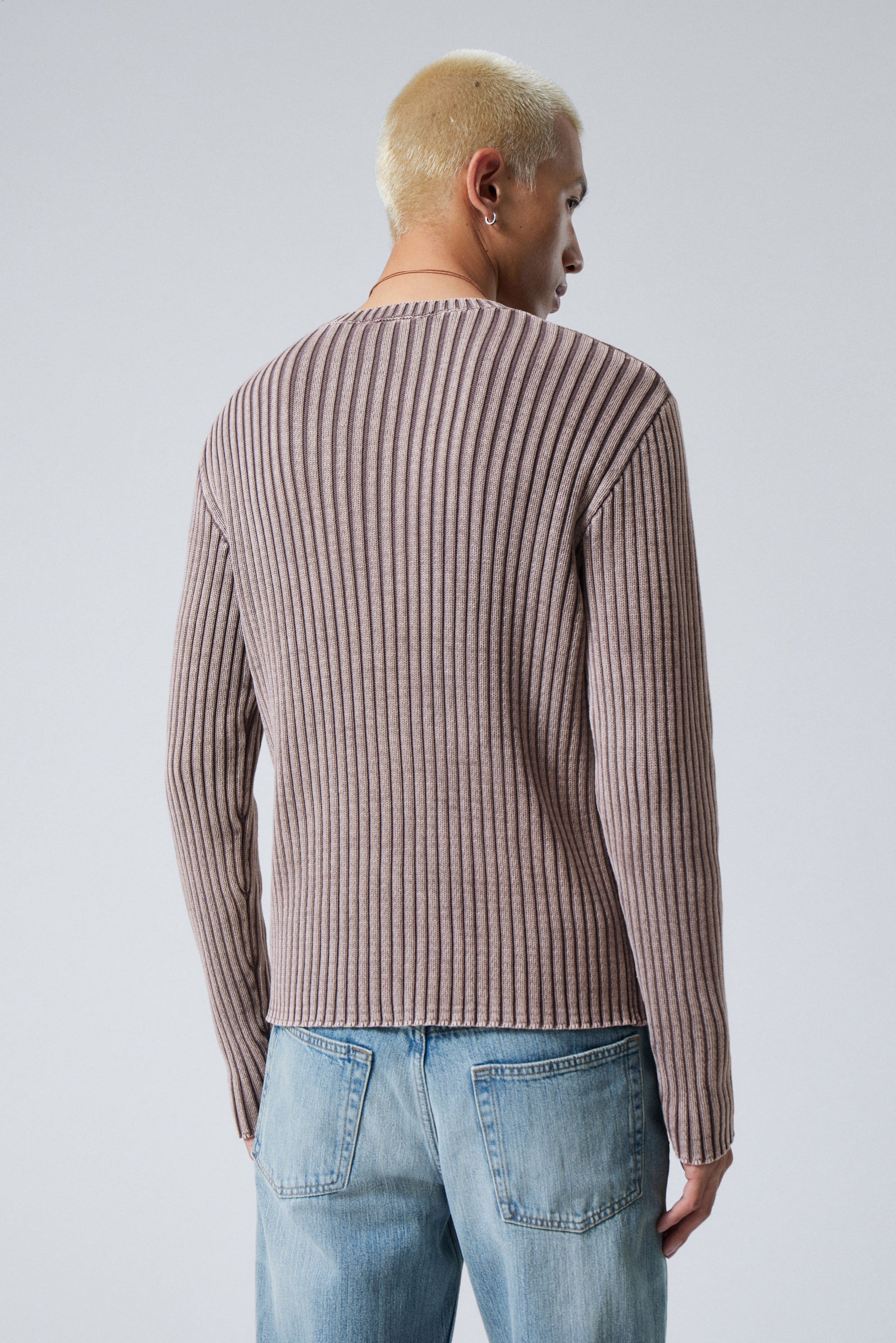 Dunkelgrau meliert - Schmaler Strickpullover mit V-Ausschnitt - 3