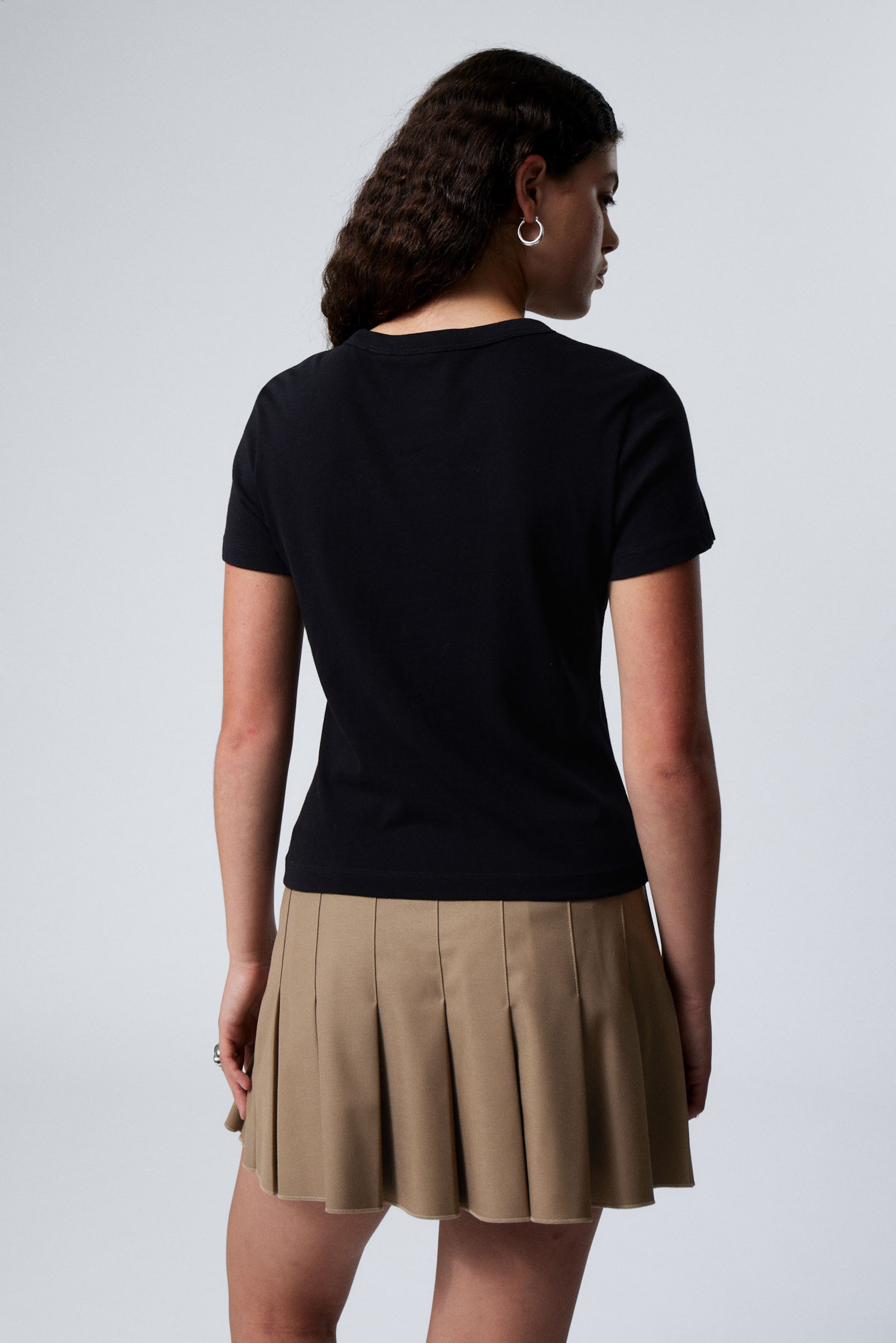 Black - Slim Fitted T-shirt - 3