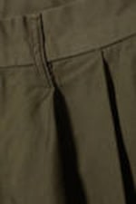 Dunkles Khakigrün - Lockere Utility-Shorts aus Baumwoll-Twill - 1