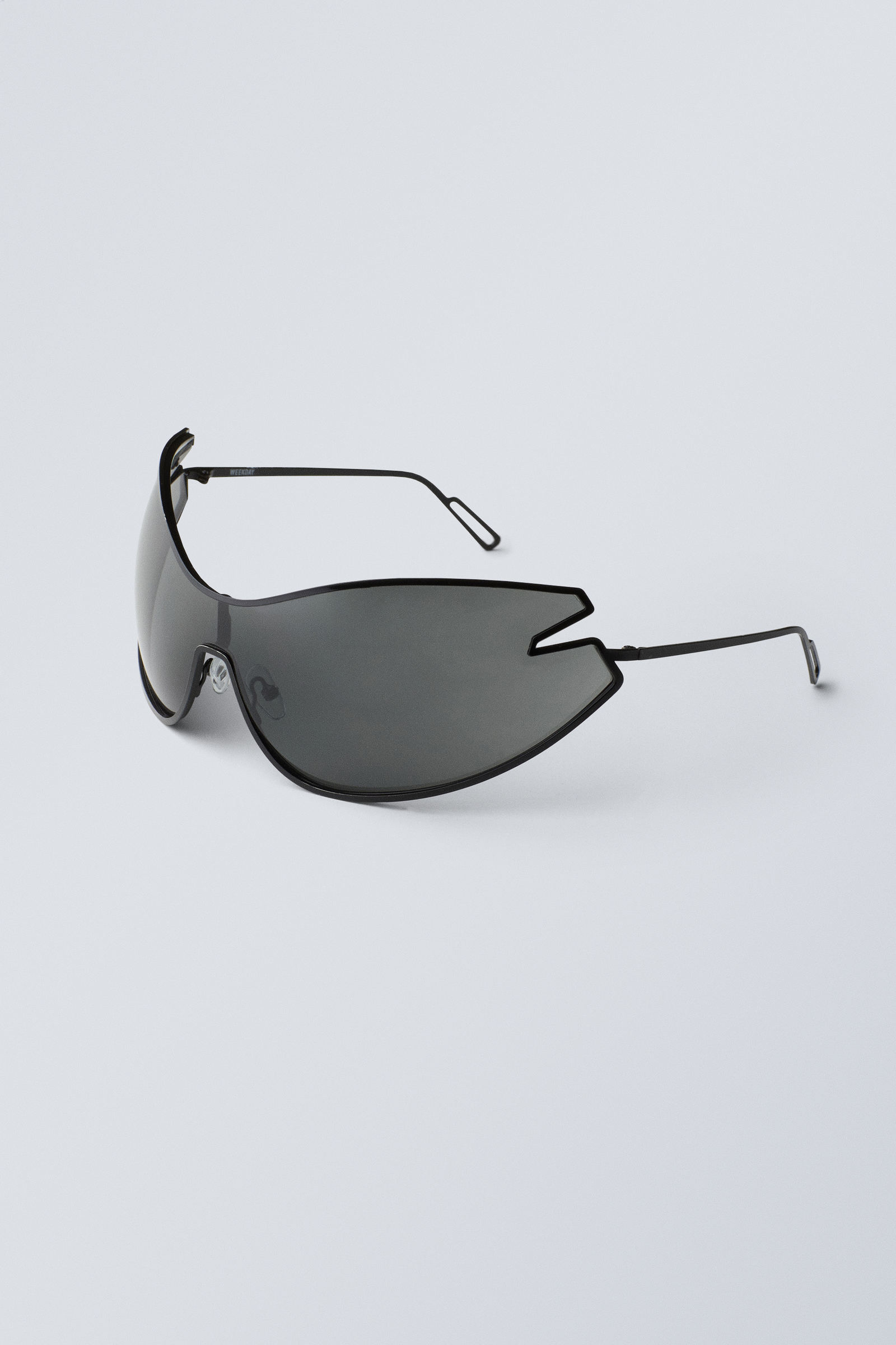 激安挑戦！！ fly EU Weekday | Black - sunglasses ブラックフライ