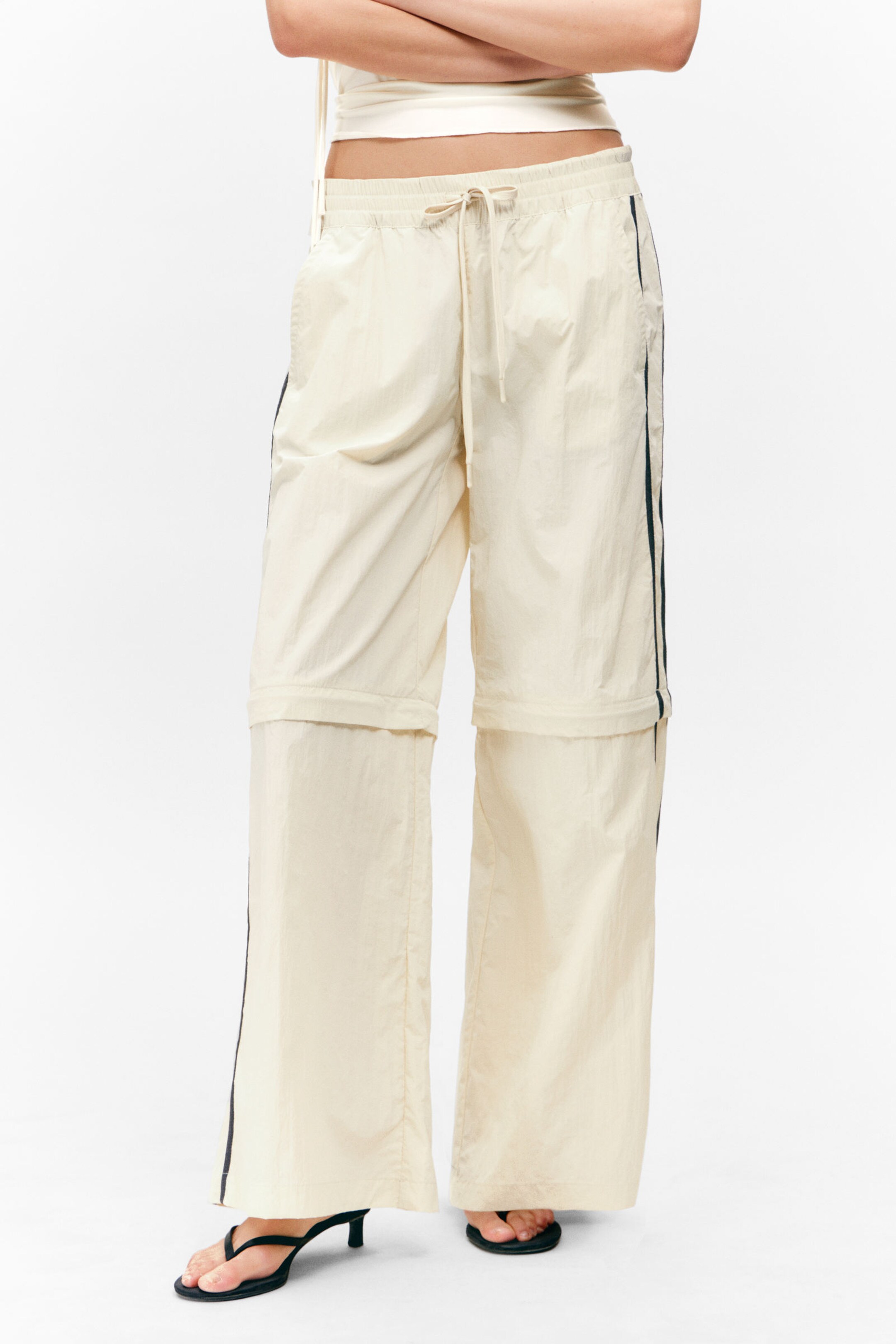 #DBD5C3 - Afritsbare nylon sportbroek - 2
