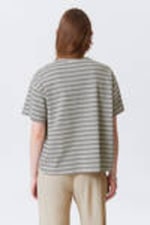 Grau gestreift - Relaxtes Boxy-T-Shirt aus Baumwolle - 2