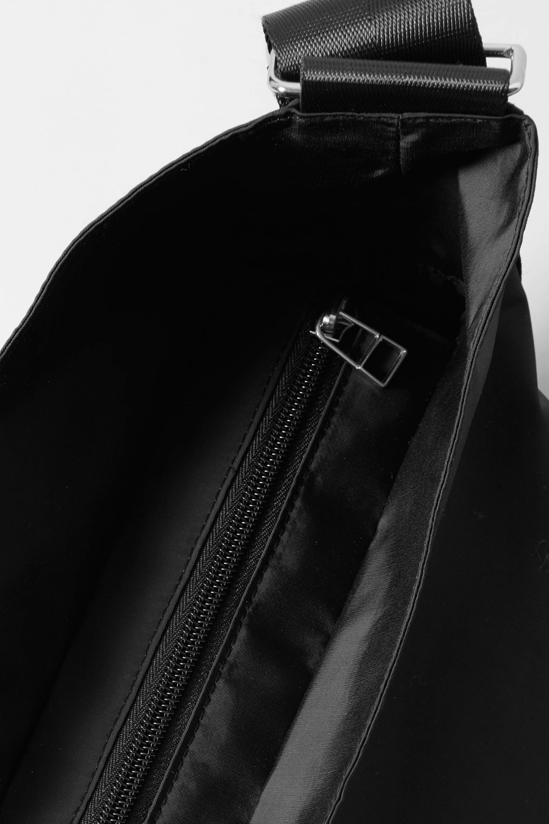 Black - Carry Bag - 2