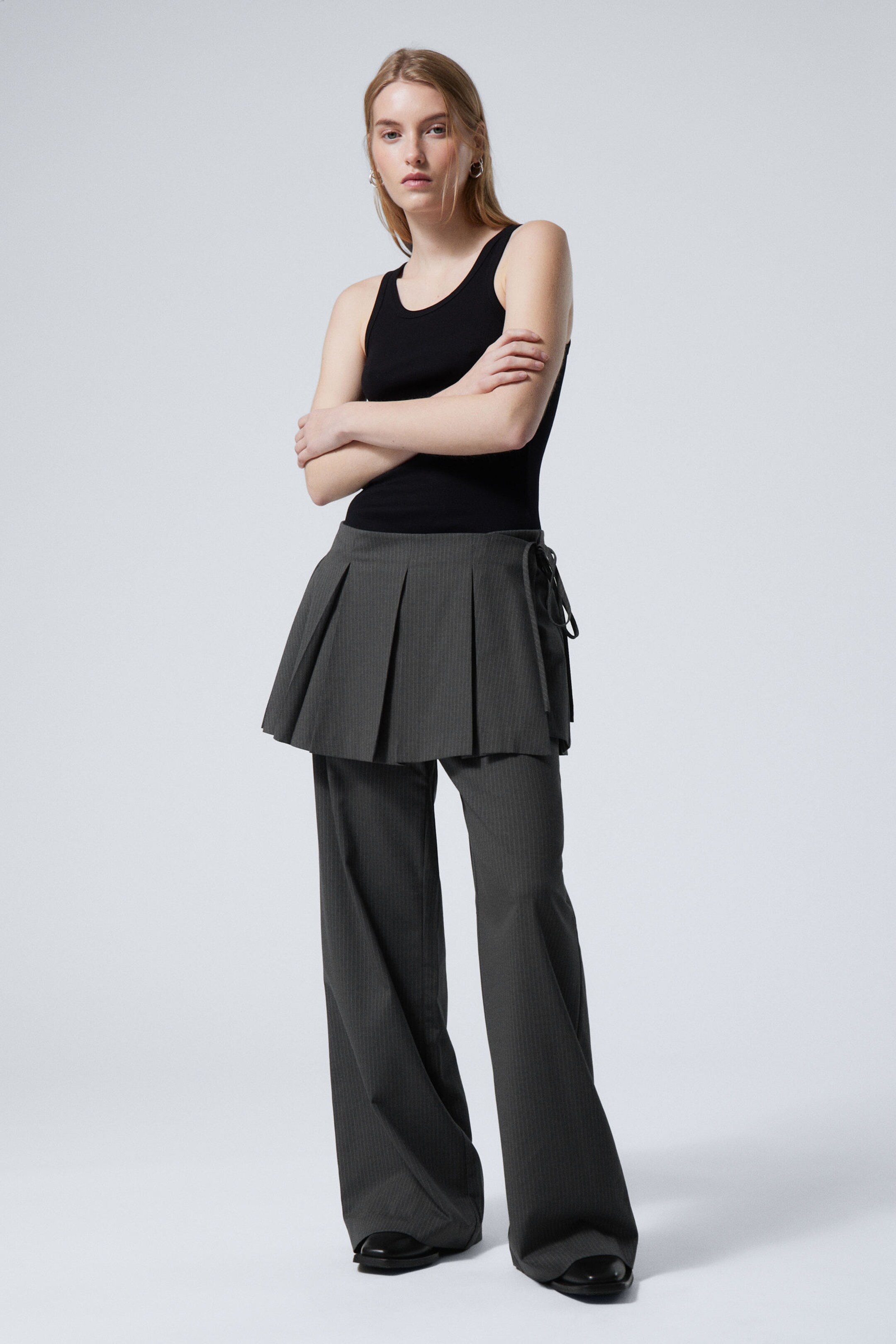 信頼も高い Grey Dark - skirt wrap mini pleated Stripe WW Weekday | スカート