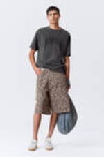 Grau washed - Virtual Mission - Bedrucktes kastiges T-Shirt - 2