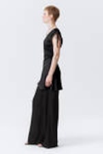 Dunkelgrau - Ärmelloses Minikleid mit V-Ausschnitt - 2