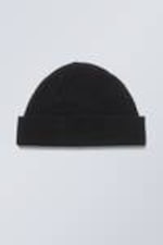 Black - Stan Beanie - 1