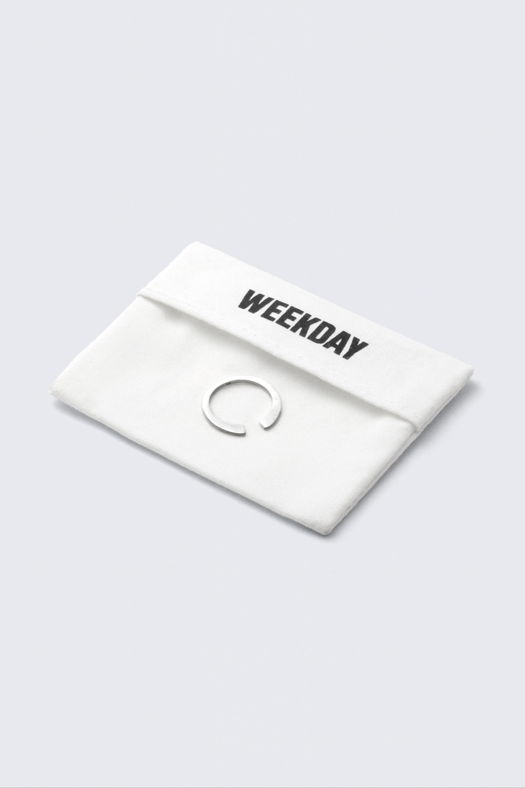 #DFDEDE - Minimal Silver-Plated Open Ring - 2
