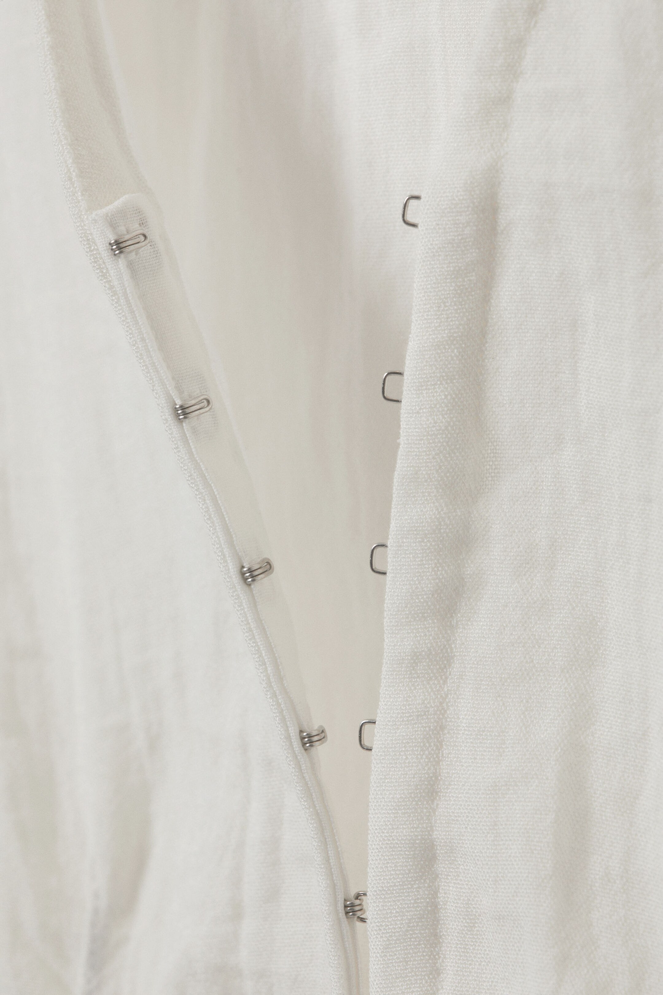 ファッション 通販 White - top crinkle sleeveless | WW Weekday トップス