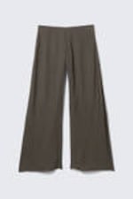 Dark Brown - Crinkled Low-Rise Wide-Leg Trousers - 4