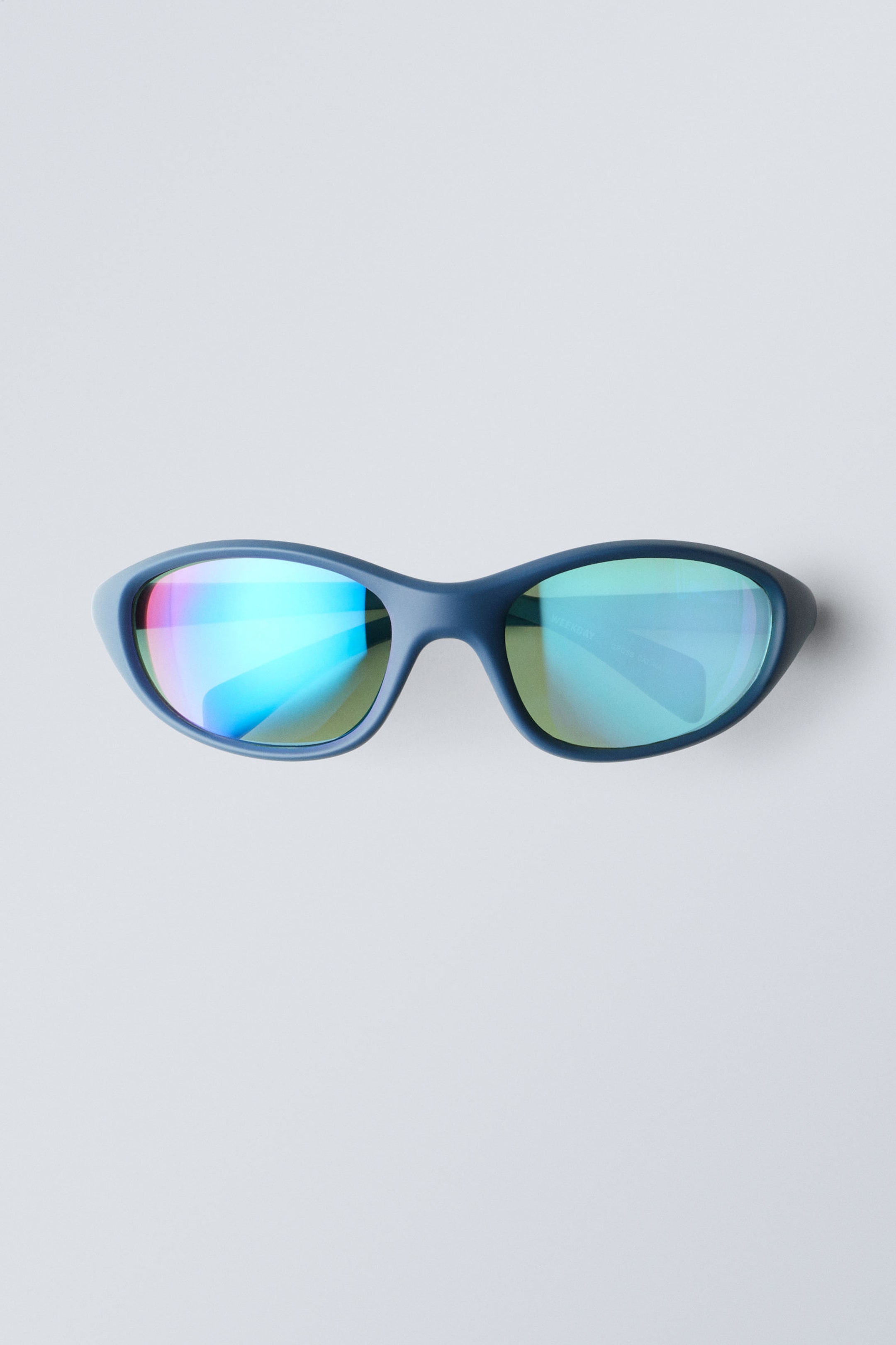 Soft Blue - Sporty Oval Sunglasses - 0