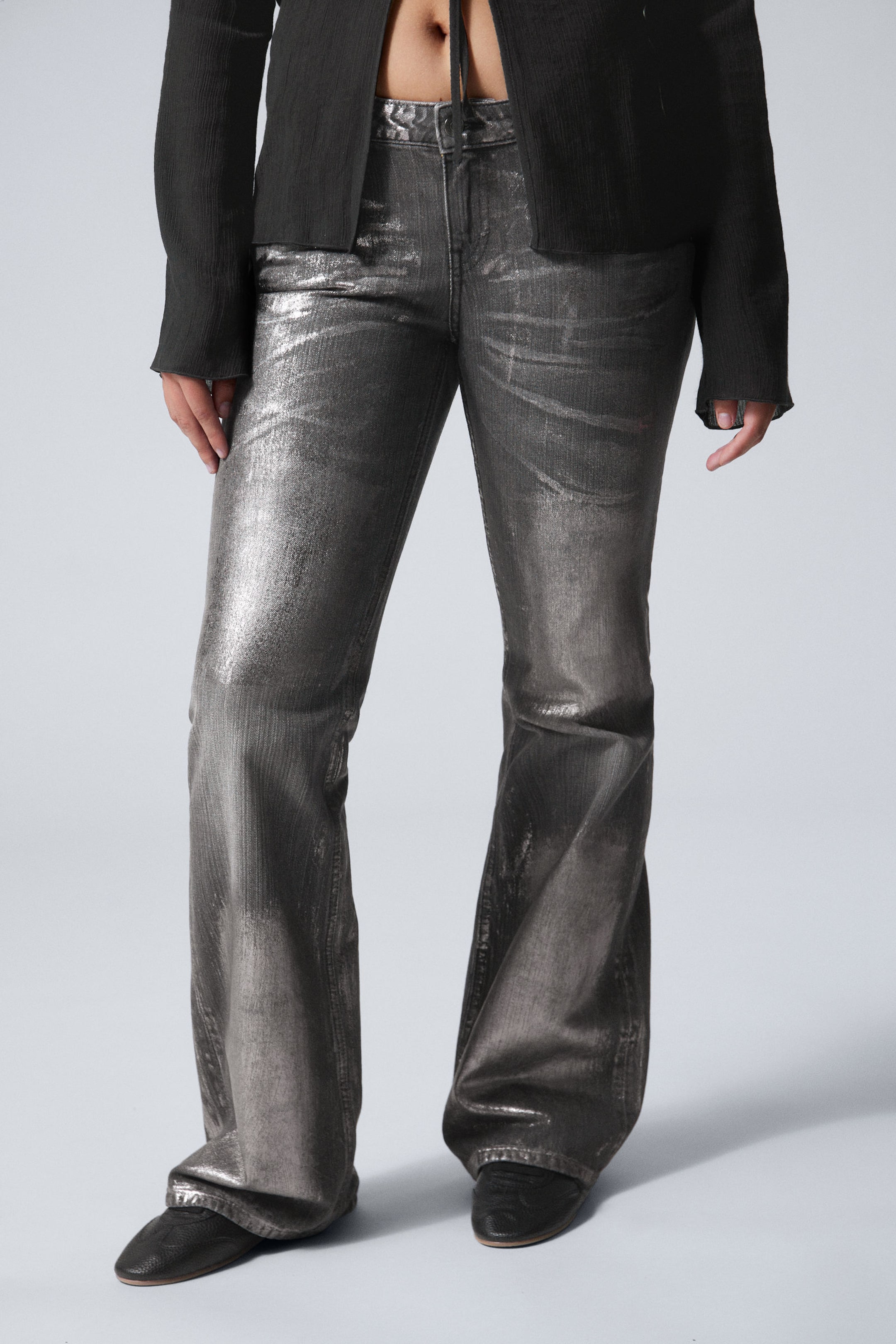 Metallisches Grau - Nova – Schmale Bootcut-Jeans mit Metallic-Effekt - 1