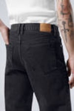 Tuned Black - Schwarz - Barrel Relaxed Tapered Leg Jeans - 4