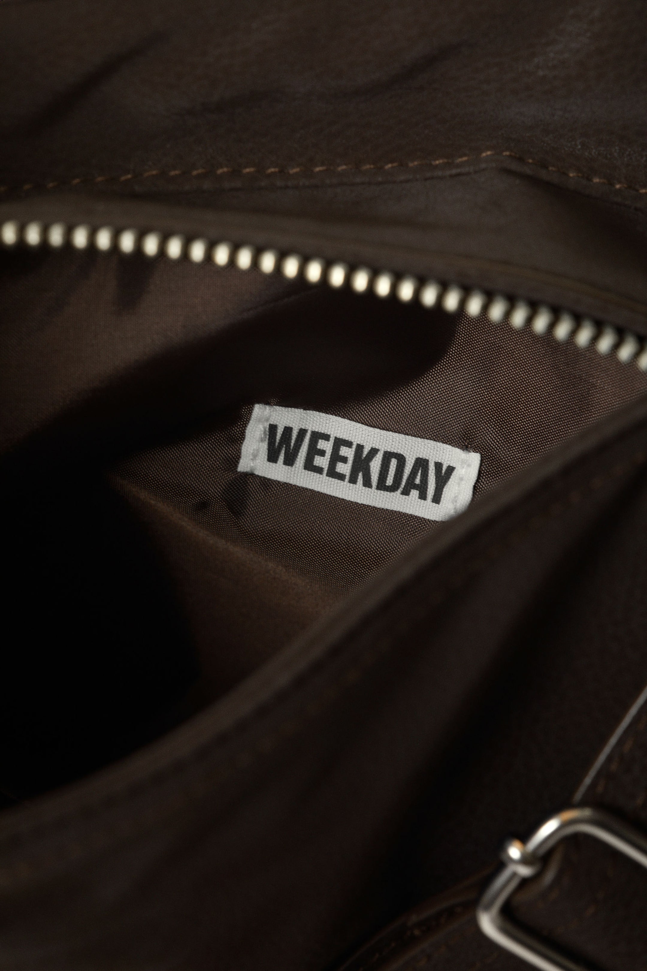 medium zip shoulder bag - Dark Mole | Weekday WW